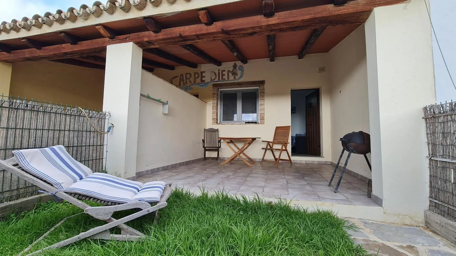 Carpe Diem Apartment Bolonia Spain